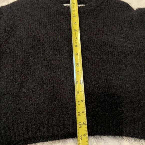 Zara Sweater Slightly Cropped - Picture 4 of 4